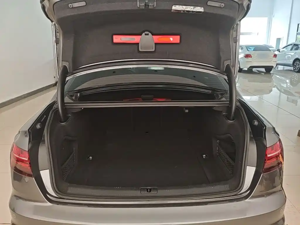 Audi A4L — миниатюра 19