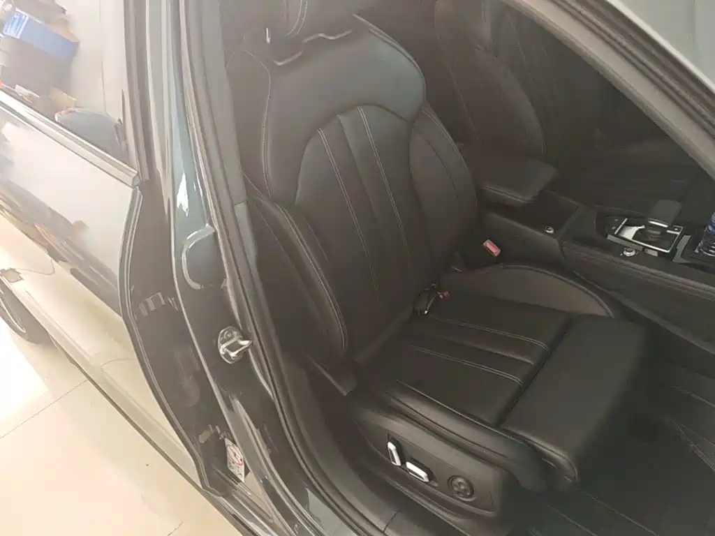 Audi A4L — миниатюра 25