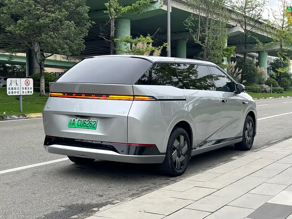 XPeng X9 — миниатюра 48