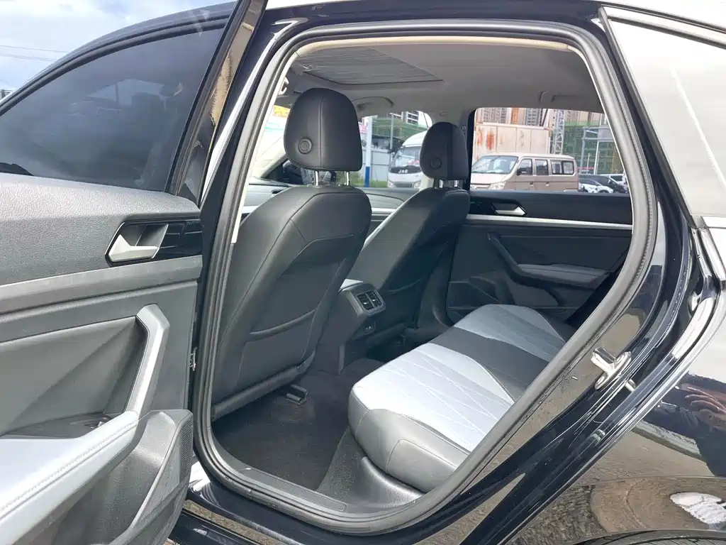 Volkswagen Lavida — миниатюра 5