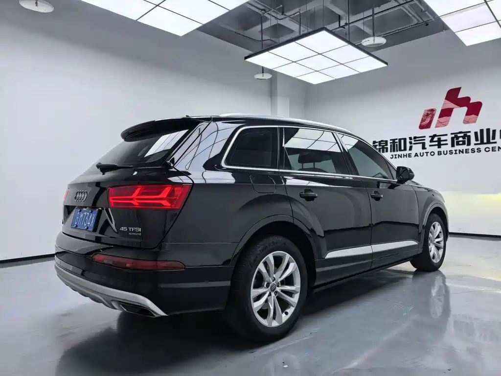 Audi Q7 — миниатюра 6