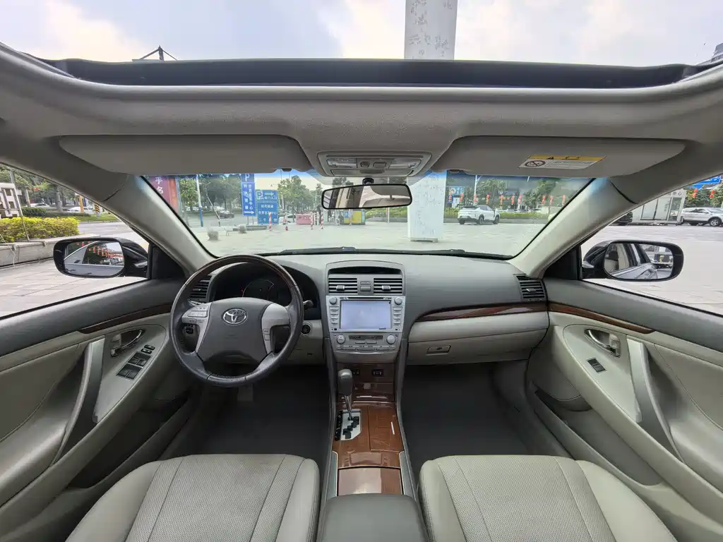 Toyota Camry — миниатюра 11