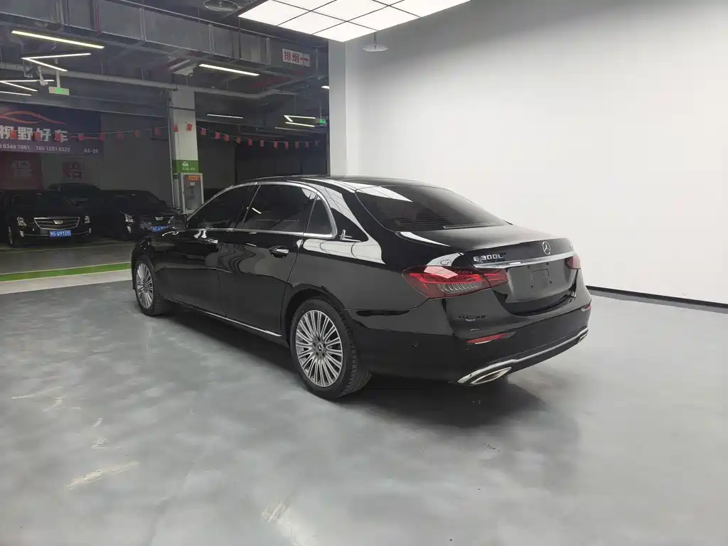 Mercedes-Benz E-Class — миниатюра 9
