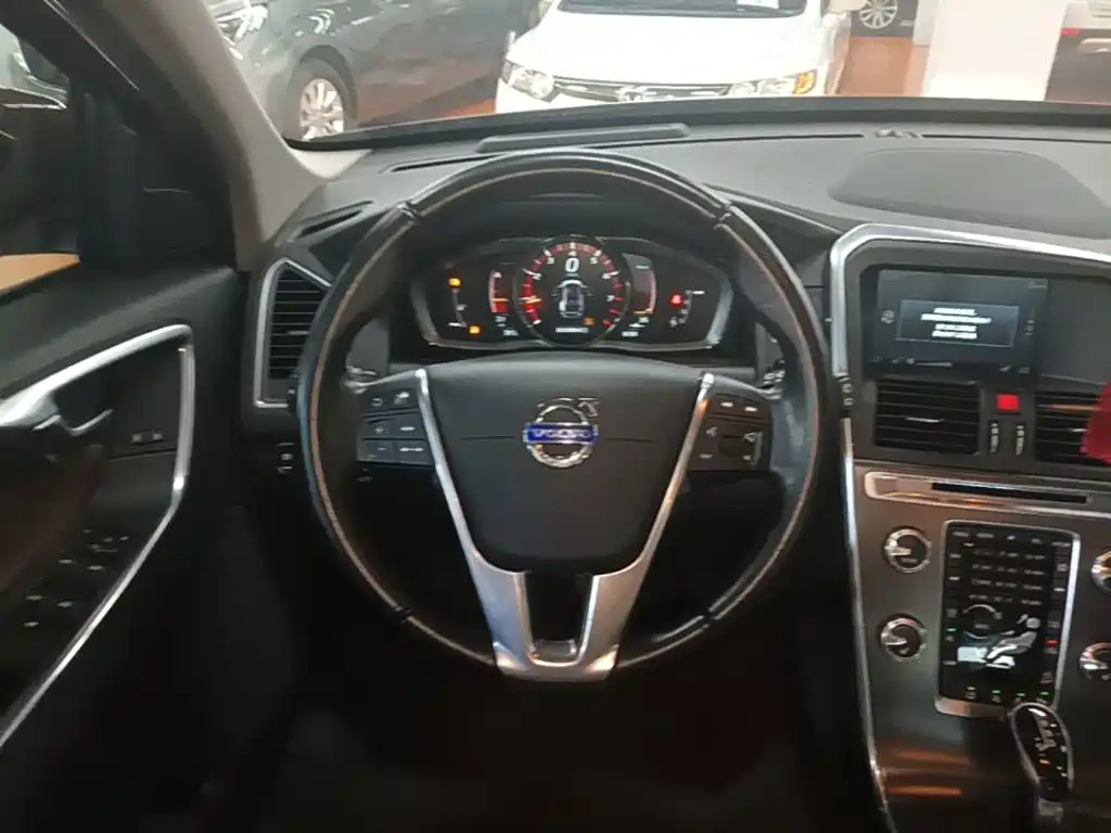 Volvo XC60 — миниатюра 11