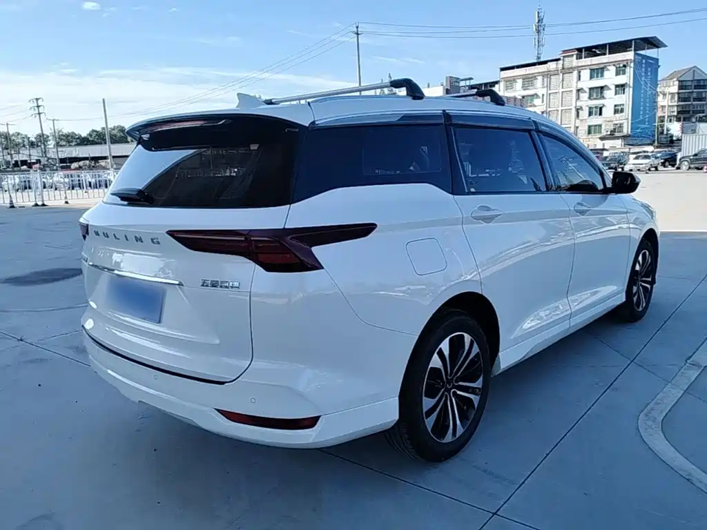 Wuling Victory — миниатюра 7