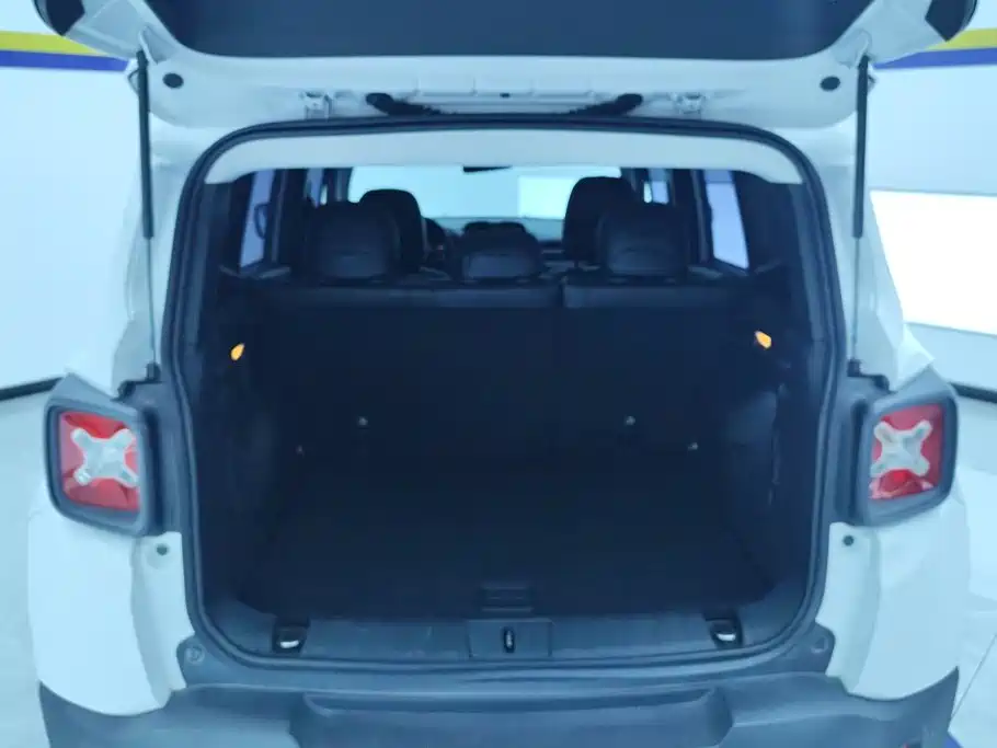 Jeep Renegade — миниатюра 4