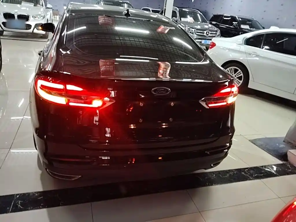 Ford Mondeo — миниатюра 6