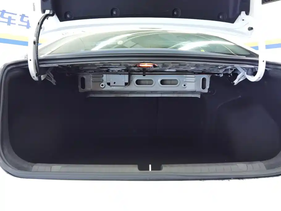 Geely Emgrand — миниатюра 4