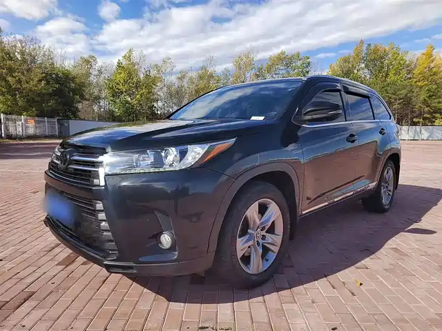 TOYOTA HIGHLANDER