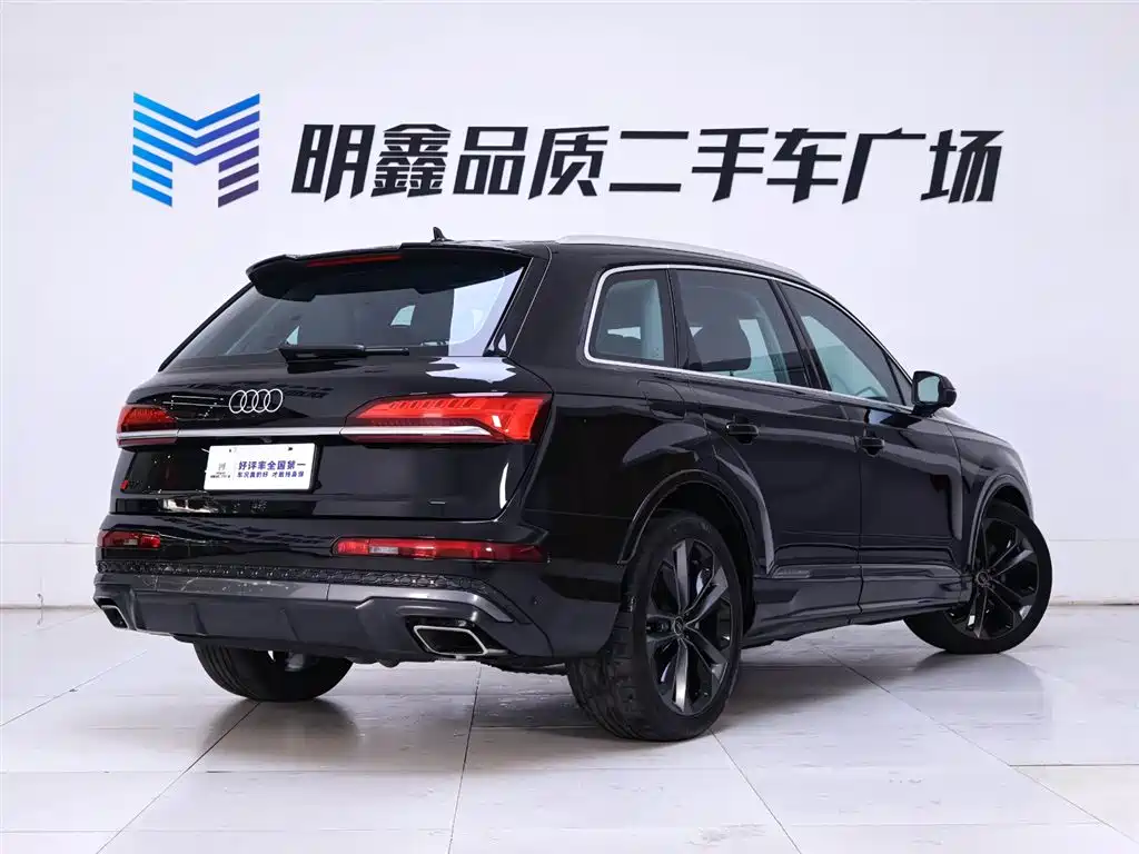 Audi Q7 2024 55 TFSI quattro S line Sport