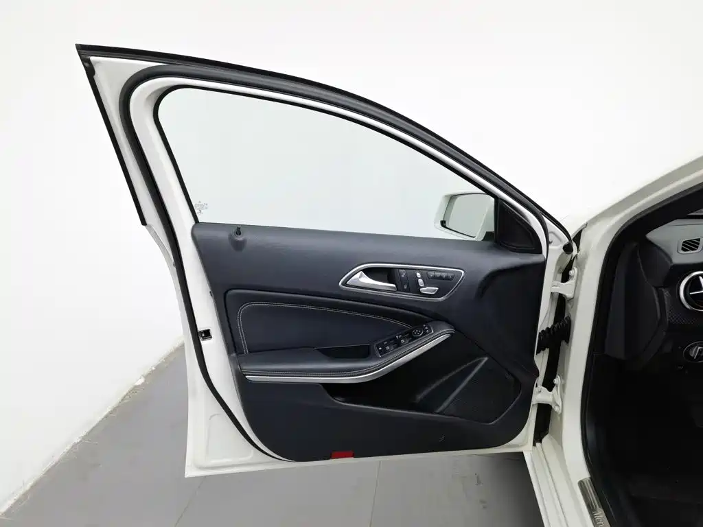 Mercedes-Benz A-Class (Import) — миниатюра 8