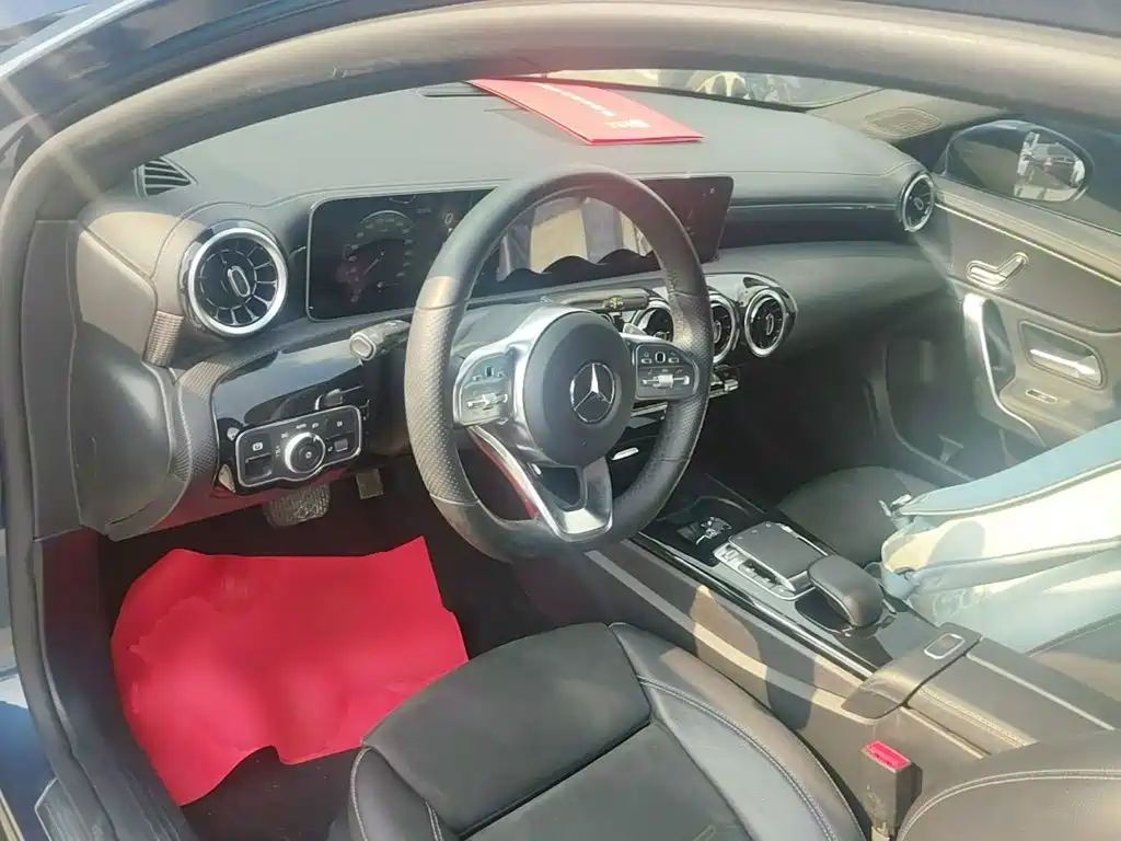 Mercedes-Benz A-Class — миниатюра 10
