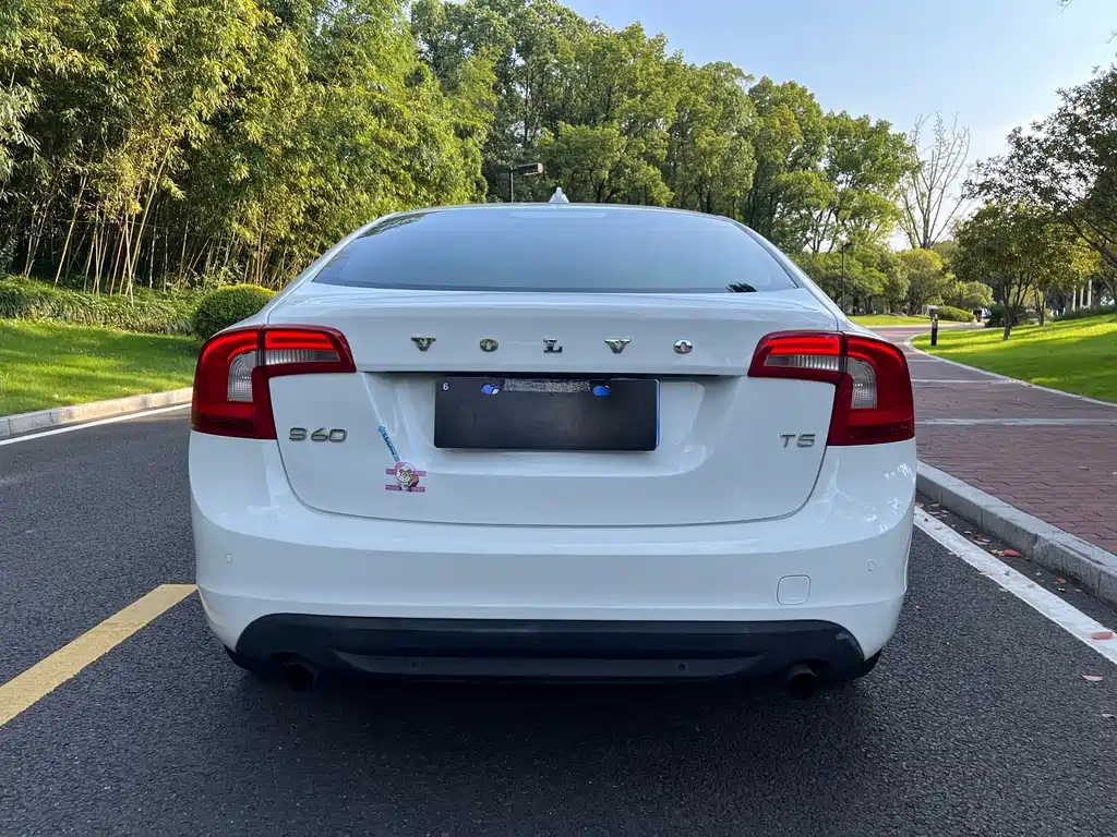 Volvo S60 — миниатюра 6