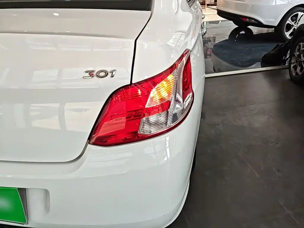 Peugeot 301 — миниатюра 8
