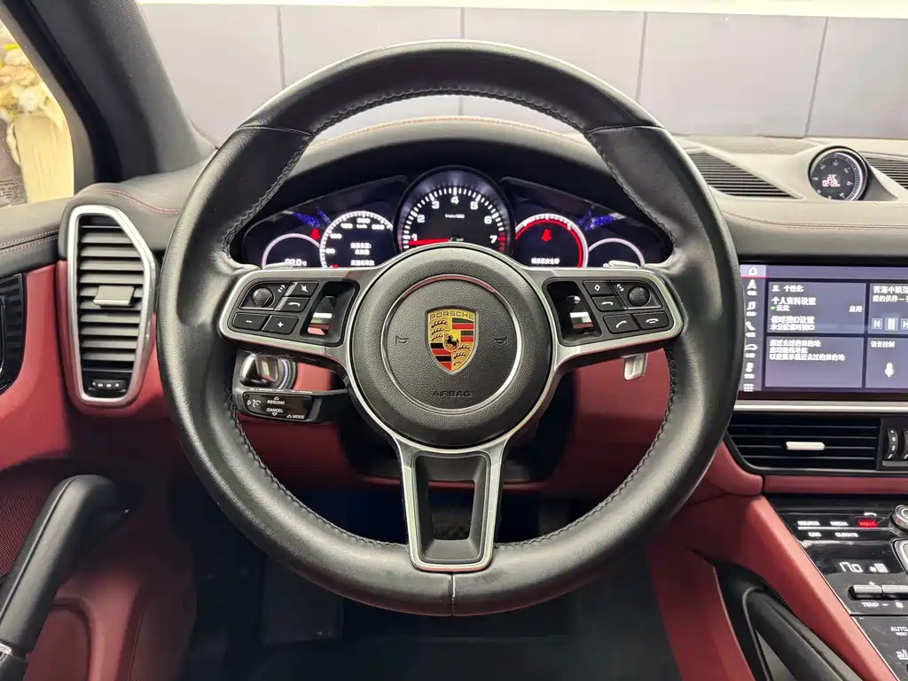 Porsche Cayenne — миниатюра 6
