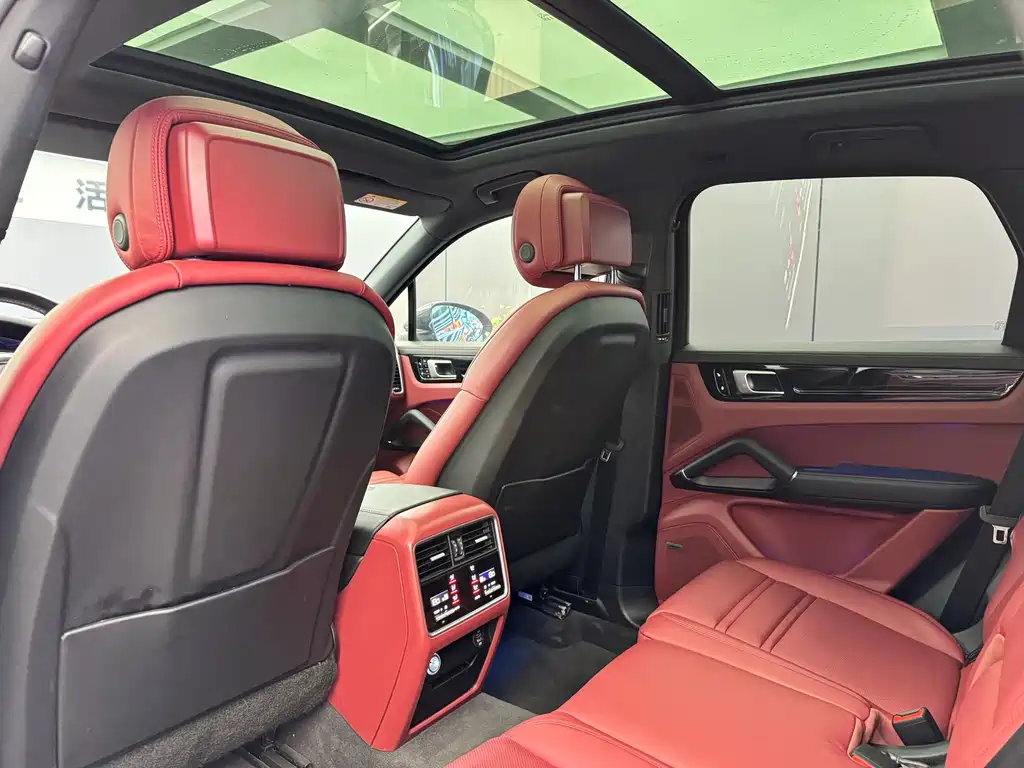 Porsche Cayenne — миниатюра 8
