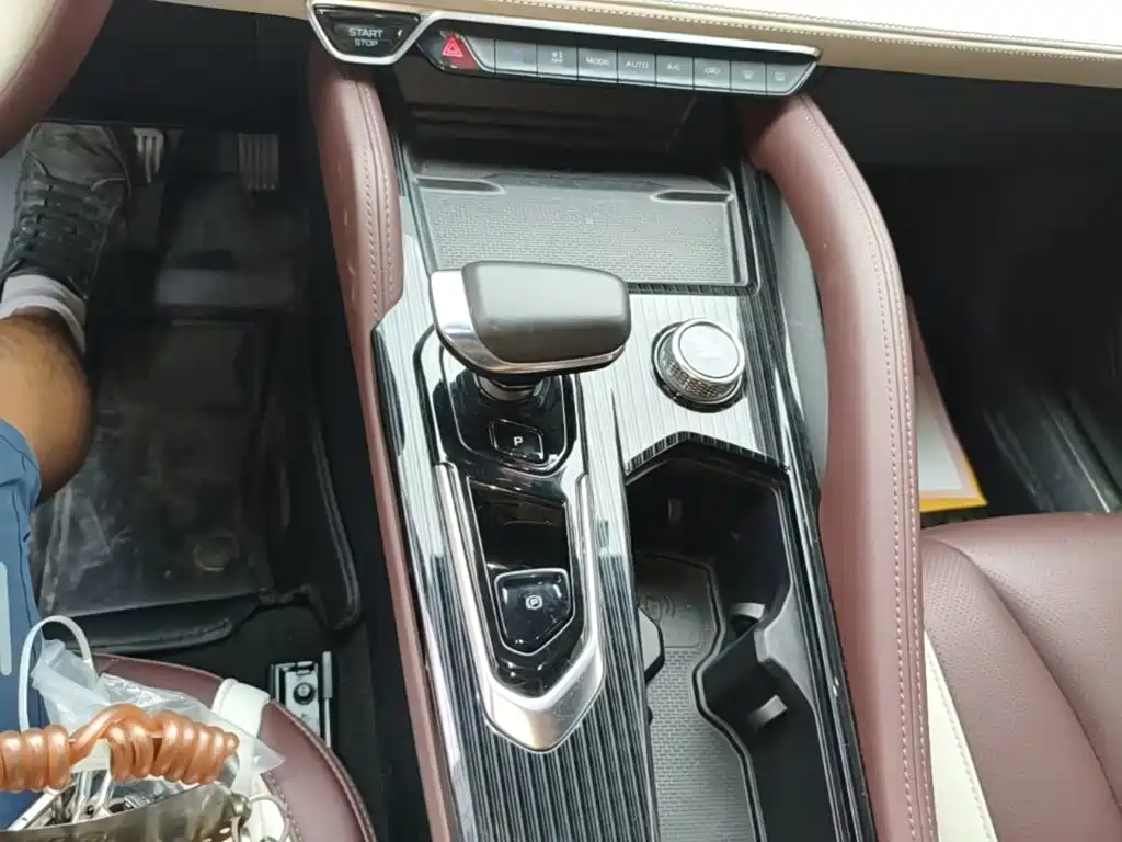 Geely Xingyue L — миниатюра 14