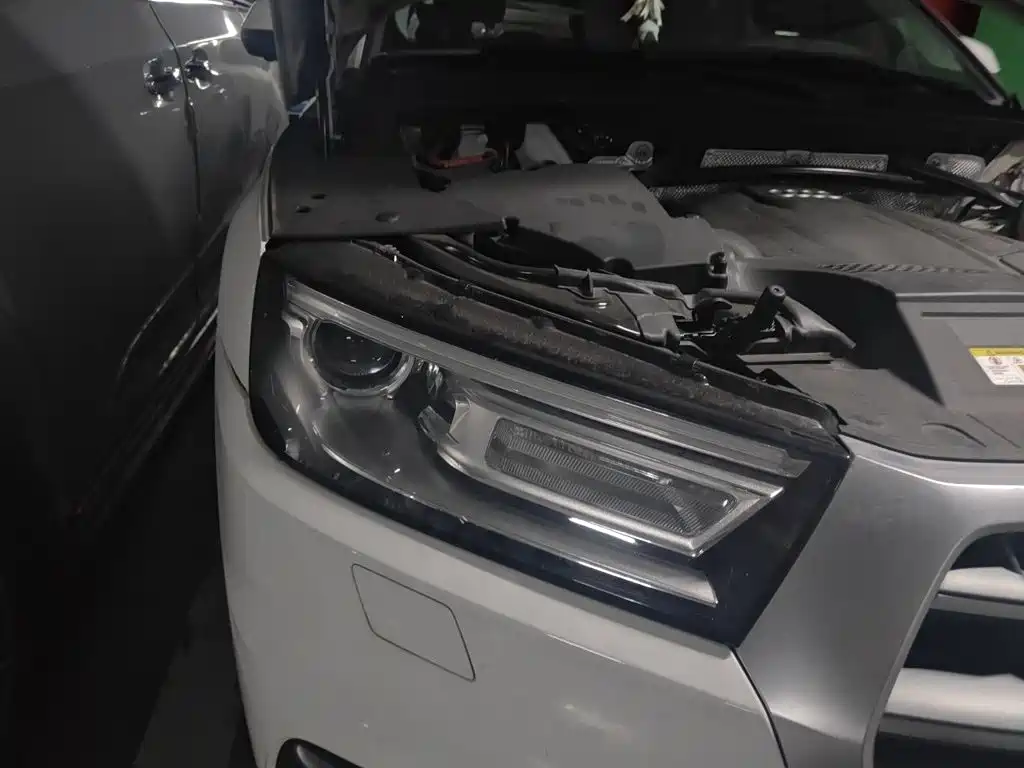Audi Q5L — миниатюра 16