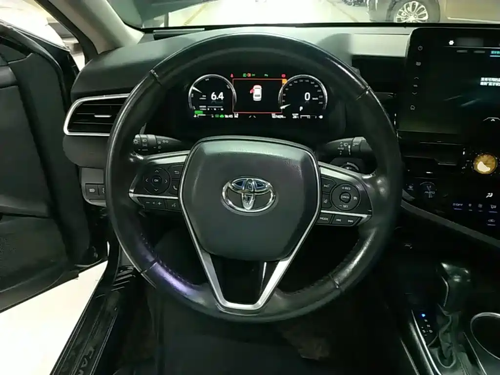 Toyota Camry — миниатюра 11