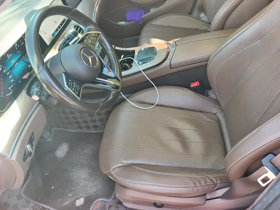 Mercedes-Benz E-Class — миниатюра 9