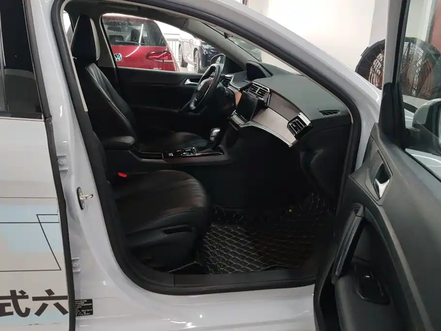 Peugeot 408 — миниатюра 8