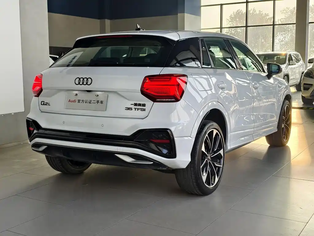 Audi Q2L — миниатюра 5