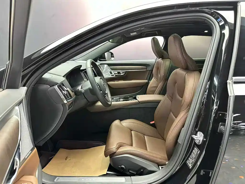 VOLVO S90 PLUG IN HYBRID