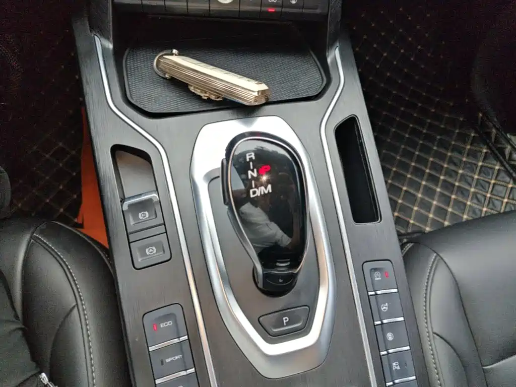 Wey Wey VV5 — миниатюра 14