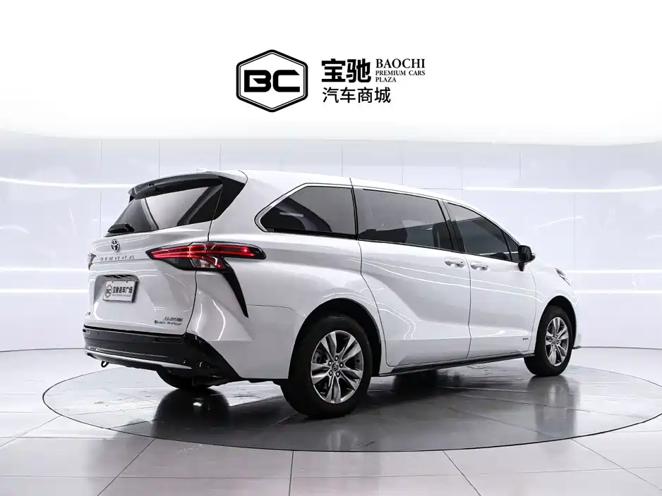 Toyota Sienna — миниатюра 3