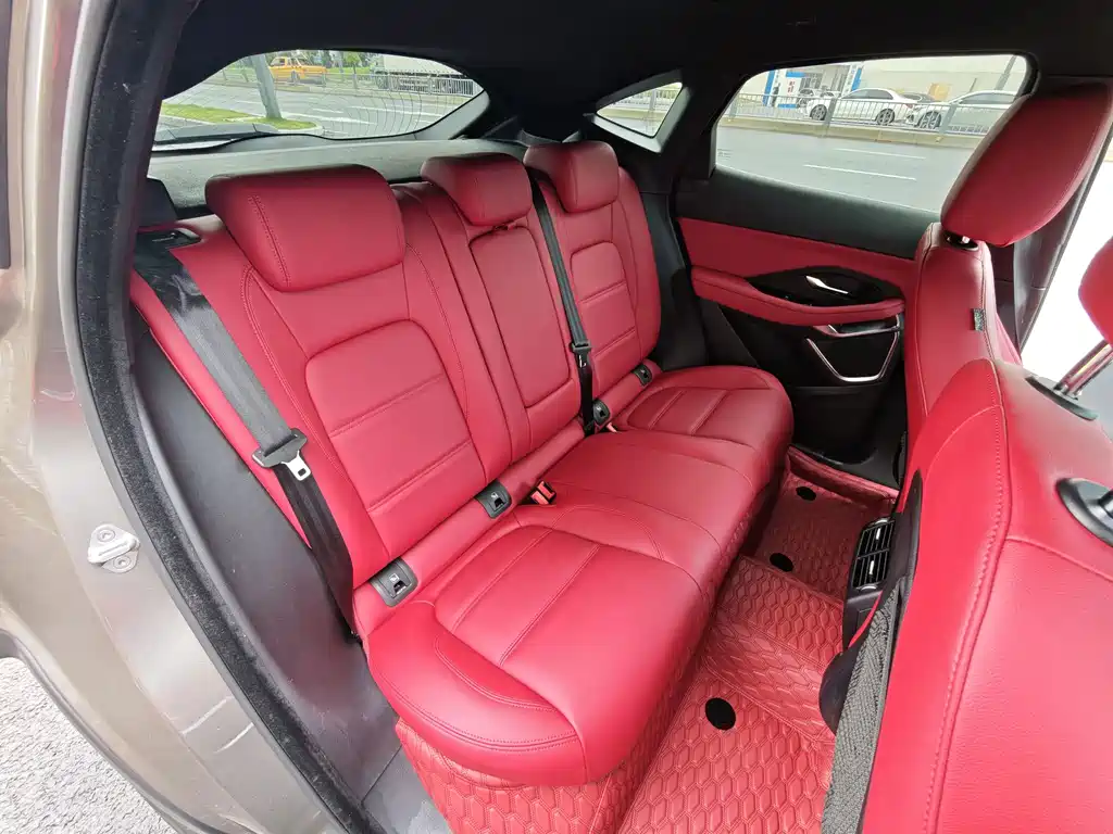 Jaguar E-PACE — миниатюра 12