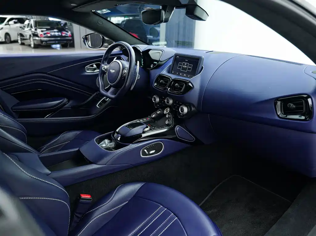 Aston Martin V8 Vantage — миниатюра 13