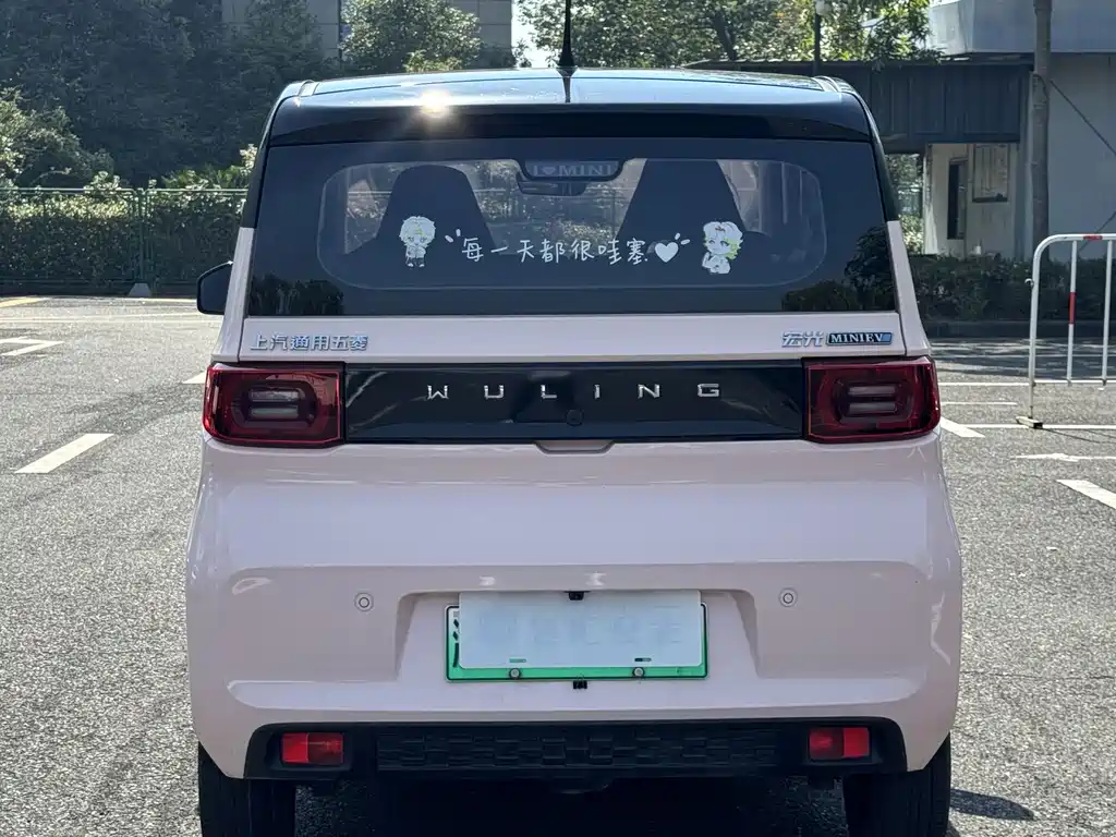 Wuling MINIEV — миниатюра 6