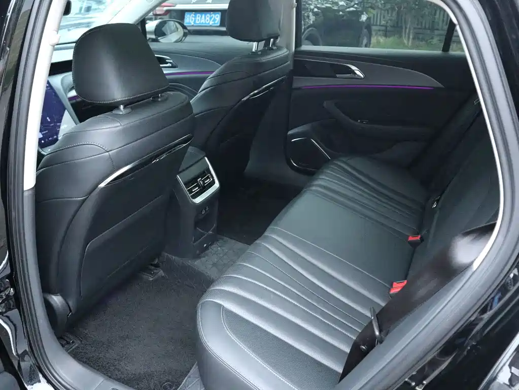 Hongqi Hongqi H5 — миниатюра 13