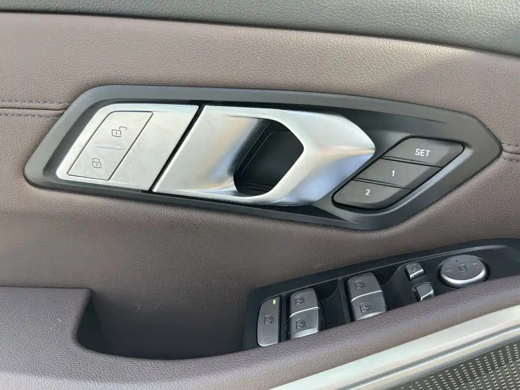 BMW 3 Series — миниатюра 17
