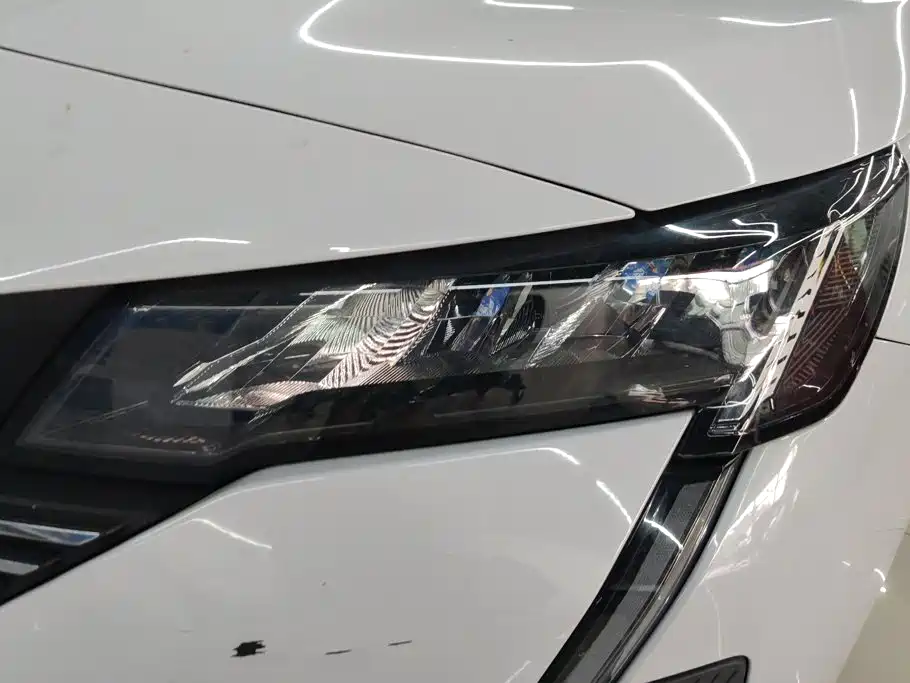 Peugeot 408 — миниатюра 5