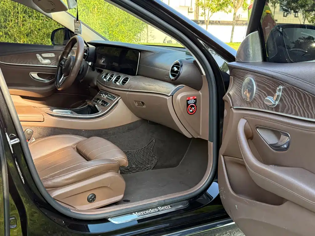 Mercedes-Benz E-Class — миниатюра 5