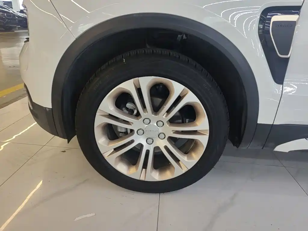 Lynk & Co 01 — миниатюра 23