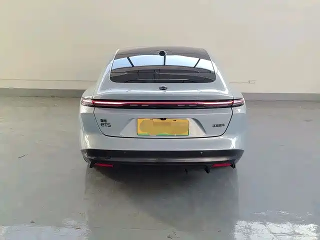 NIO NIO ET5