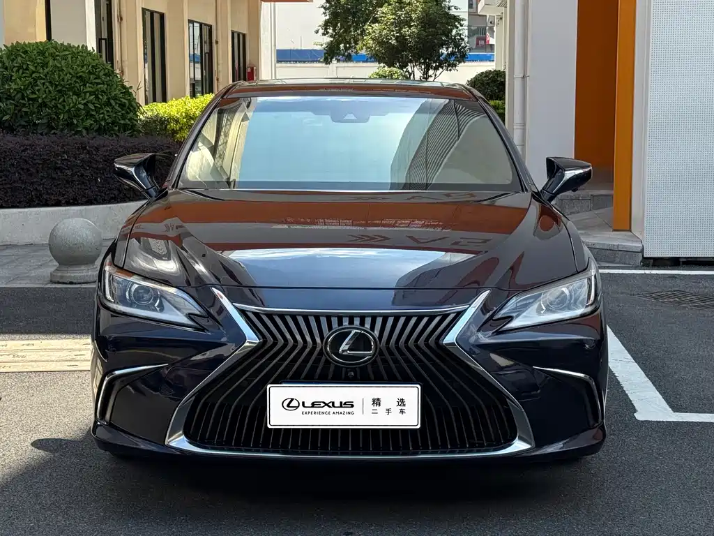 Lexus ES — миниатюра 2