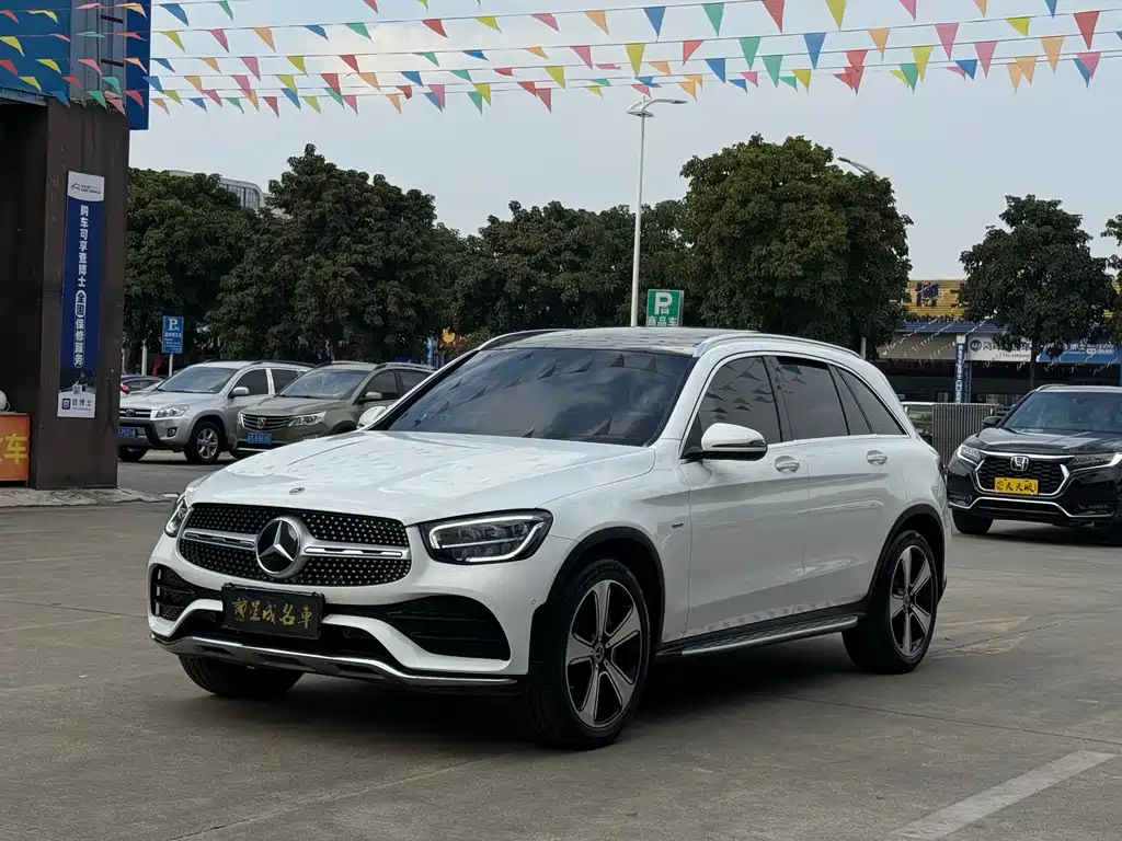 MERCEDES-BENZ GLC