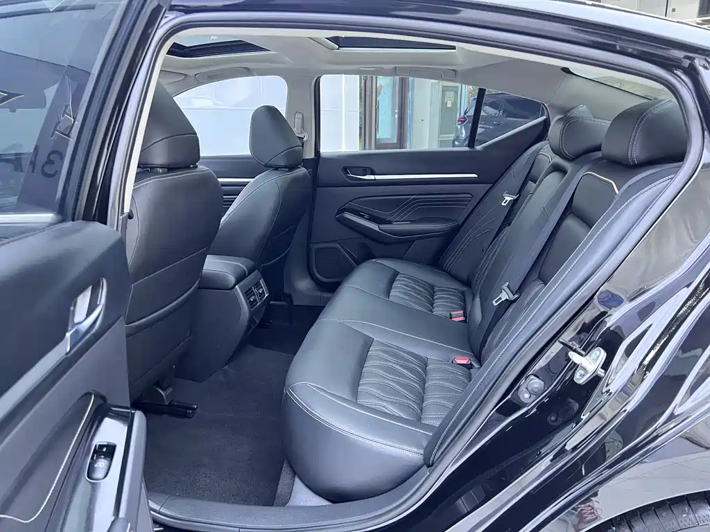 Nissan Teana — миниатюра 14