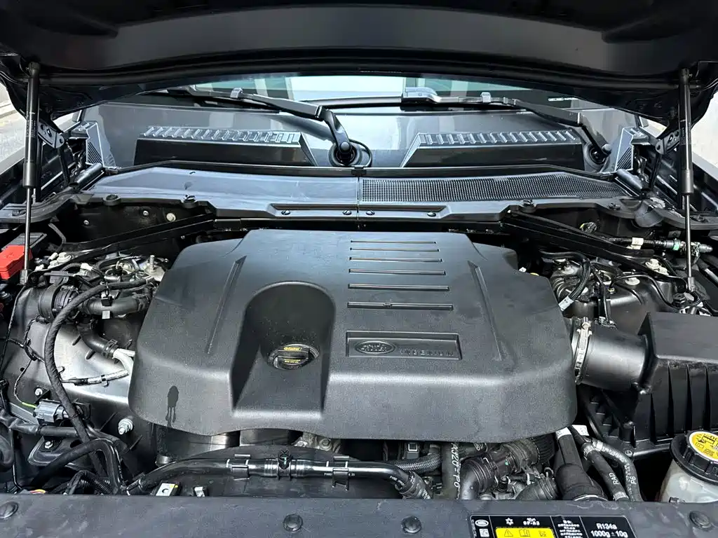 Land Rover Defender — миниатюра 7