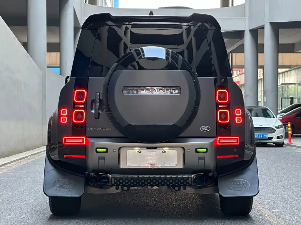 Land Rover Defender — миниатюра 4
