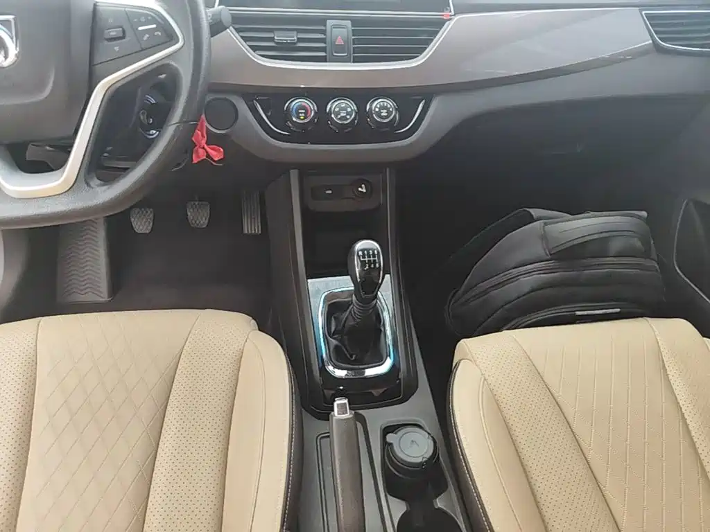 Baojun 310W — миниатюра 14