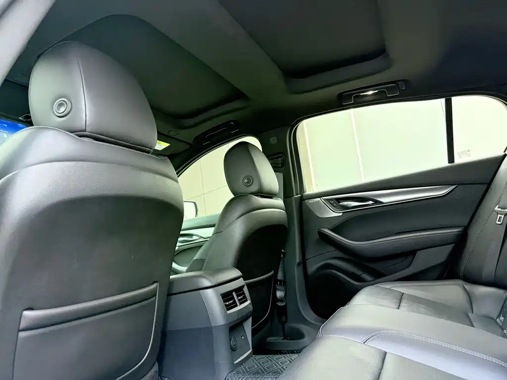 Cadillac CT5 — миниатюра 9