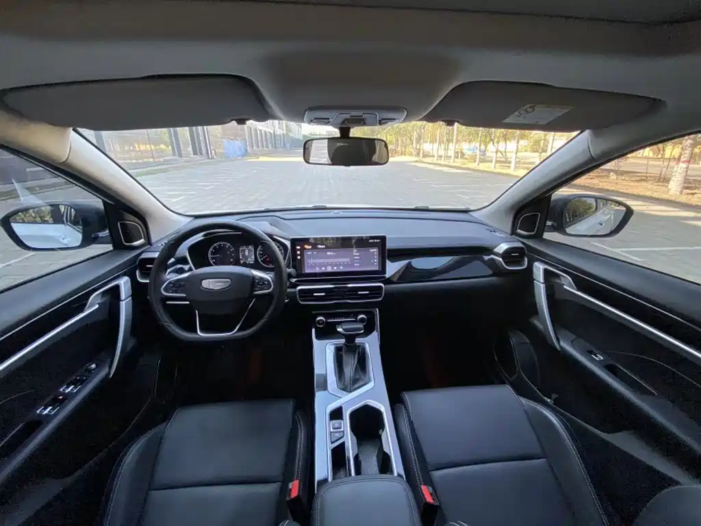 Geely Binyue — миниатюра 13