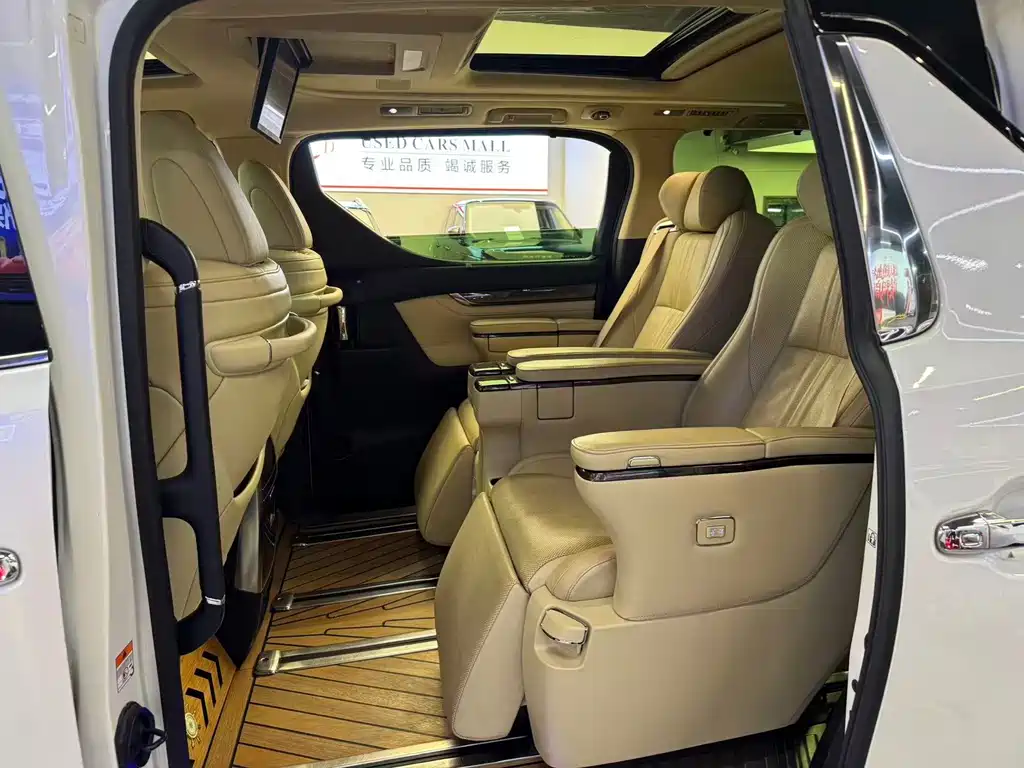 Toyota Vellfire — миниатюра 5