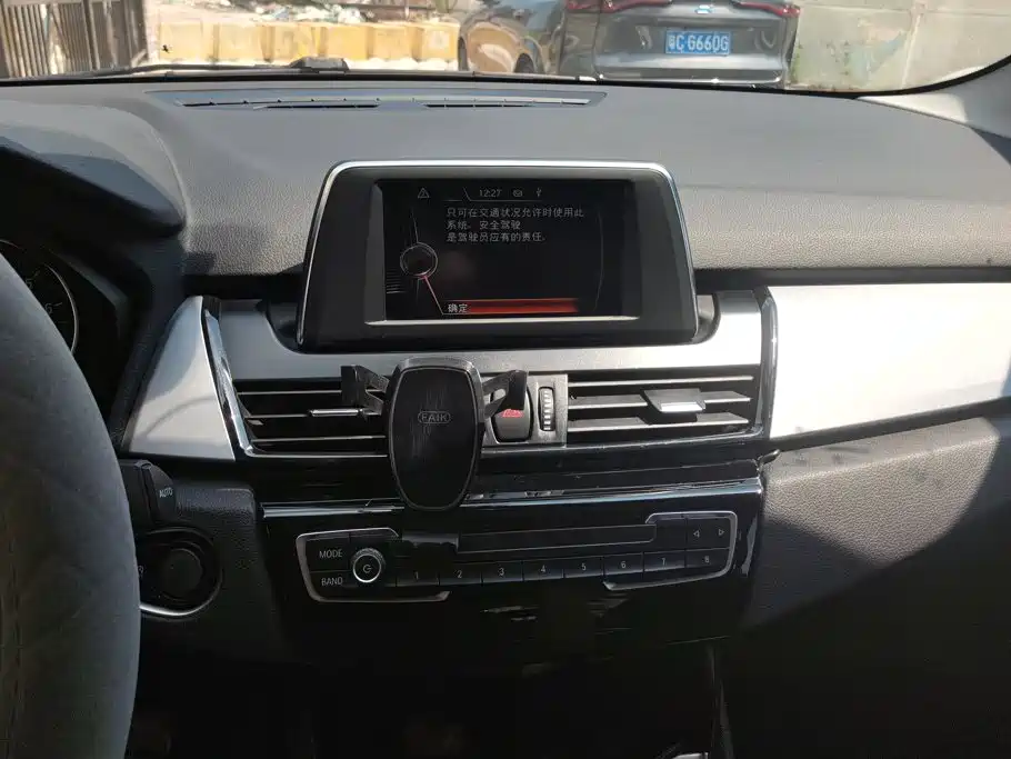 BMW 2 Series Active Tourer — миниатюра 13