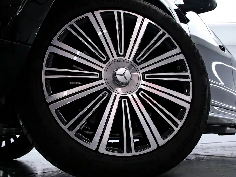 Mercedes-Benz GLS — миниатюра 21