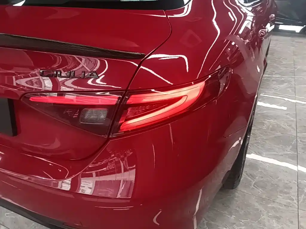 Alfa Romeo Giulia — миниатюра 8